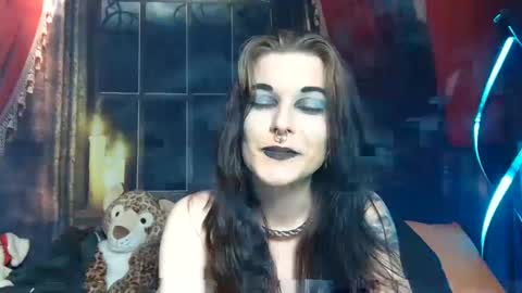 Snapshot of seraphinmunster chatting on 03.11.25 Seraphin Munster online show from 03.11.25