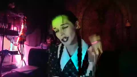 Snapshot of seraphinmunster chatting on 09.12.25 Seraphin Munster online show from 09.12.25