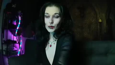 Snapshot of seraphinmunster chatting on 09.26.25 Seraphin Munster online show from 09.26.25