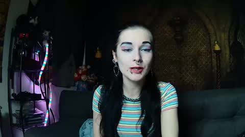 Snapshot of seraphinmunster chatting on 09.27.25 Seraphin Munster online show from 09.27.25