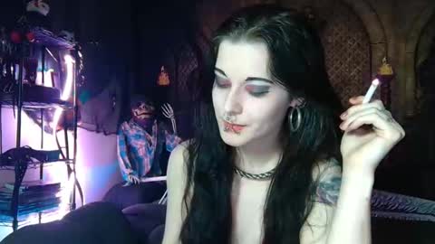 Snapshot of seraphinmunster chatting on 11.07.25 Seraphin Munster online show from 11.07.25