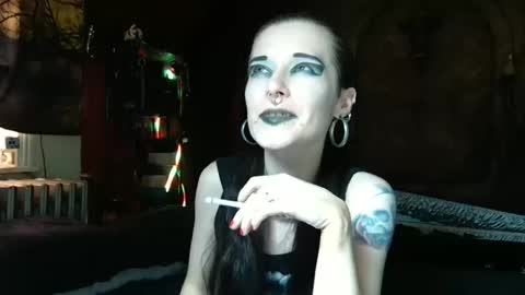 Snapshot of seraphinmunster chatting on 05.21.26 Seraphin Munster online show from 05.21.26