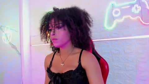 Snapshot of serena_fey chatting on 12.03.25 Serena online show from 12.03.25