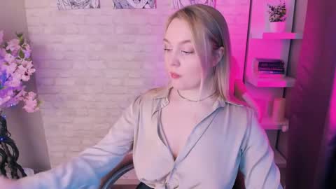 Snapshot of serena_johnsons chatting on 03.11.26 Serena online show from 03.11.26