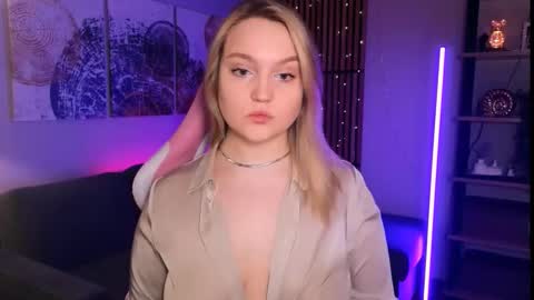 Snapshot of serena_johnsons chatting on 03.15.26 Serena online show from 03.15.26