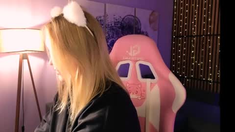 Snapshot of serena_johnsons chatting on 04.03.26 Serena online show from 04.03.26