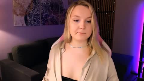 Snapshot of serena_johnsons chatting on 04.06.26 Serena online show from 04.06.26