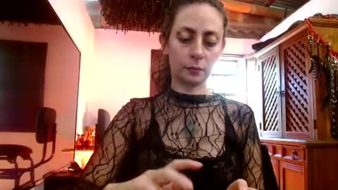 Snapshot of serena_xyz chatting on 05.01.26 Serena Xyz online show from 05.01.26