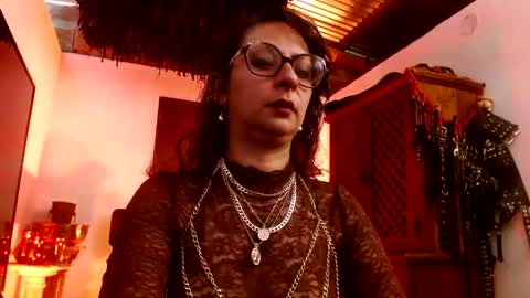 Snapshot of serena_xyz chatting on 06.03.26 Serena Xyz online show from 06.03.26