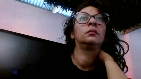 Snapshot of serena_xyz chatting on 06.10.26 Serena Xyz online show from 06.10.26