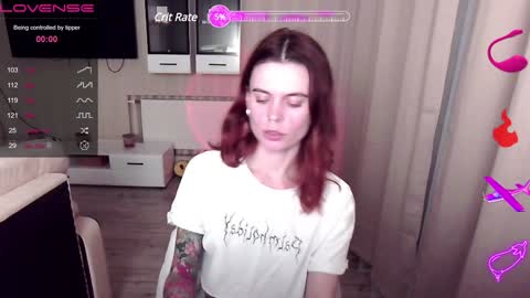 Snapshot of serenamilss chatting on 12.19.24 serenamilss online show from 12.19.24
