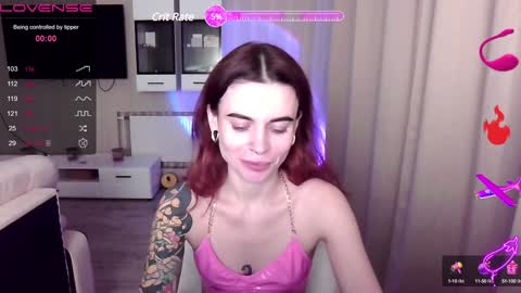 Snapshot of serenamilss chatting on 12.27.24 serenamilss online show from 12.27.24