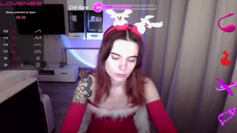 Snapshot of serenamilss chatting on 12.31.24 serenamilss online show from 12.31.24