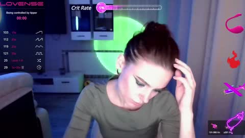 Snapshot of serenamilss chatting on 01.22.25 serenamilss online show from 01.22.25