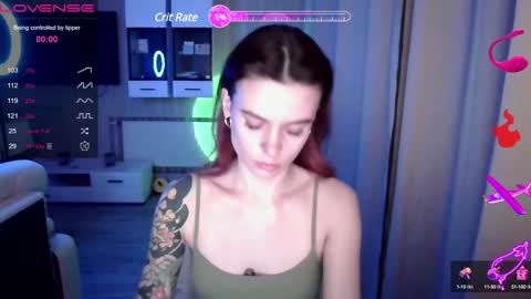 Snapshot of serenamilss chatting on 01.24.25 serenamilss online show from 01.24.25