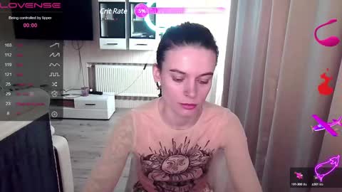 Snapshot of serenamilss chatting on 02.17.25 serenamilss online show from 02.17.25
