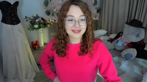 Snapshot of sereneflame chatting on 11.05.25 Ophelia online show from 11.05.25