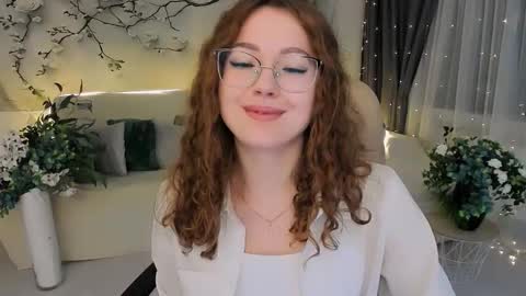 Snapshot of sereneflame chatting on 11.28.25 Ophelia online show from 11.28.25