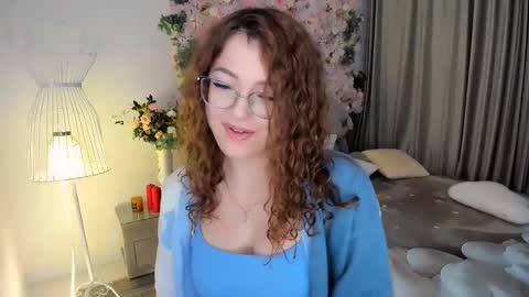 Snapshot of sereneflame chatting on 11.29.25 Ophelia online show from 11.29.25