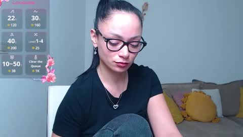 SereneSophi online show from 02.11.25