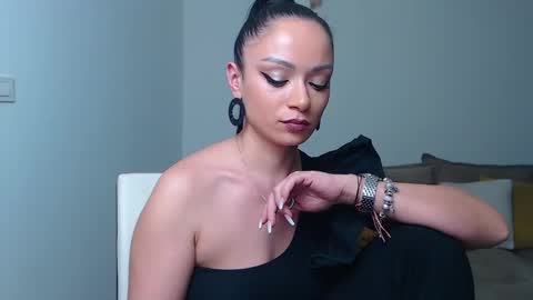 SereneSophi online show from 03.05.25