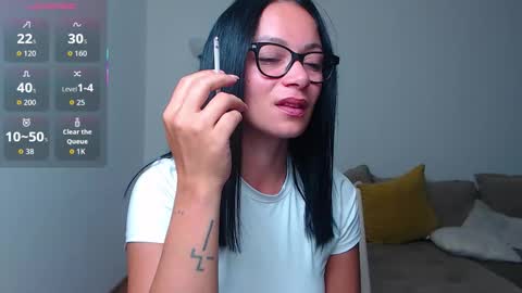 SereneSophi online show from 10.03.25