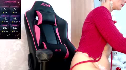 Snapshot of serenexxmilf chatting on 12.22.24 serenexx  your MILF online show from 12.22.24