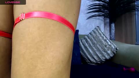 Snapshot of serenexxmilf chatting on 02.08.25 serenexx  your MILF online show from 02.08.25