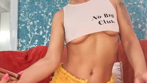 Snapshot of serenexxmilf chatting on 09.29.25 serenexx  your MILF online show from 09.29.25