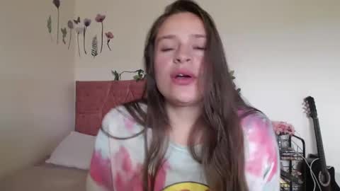 Snapshot of serenity_crystal chatting on 02.01.25 serenity_crystal online show from 02.01.25