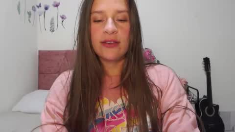 Snapshot of serenity_crystal chatting on 03.07.25 serenity_crystal online show from 03.07.25