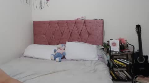 Snapshot of serenity_crystal chatting on 03.11.25 serenity_crystal online show from 03.11.25