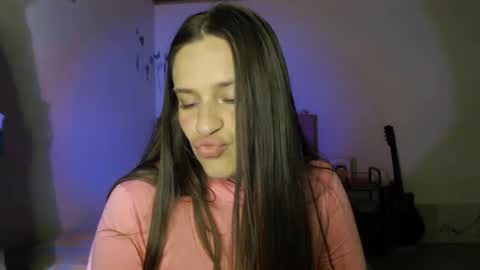 Snapshot of serenity_crystal chatting on 10.09.25 serenity_crystal online show from 10.09.25