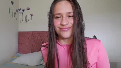 Snapshot of serenity_crystal chatting on 11.01.25 serenity_crystal online show from 11.01.25