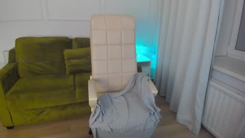 Hey Guys and Girls non-binary personalities  Im Sereta online show from 12.10.24