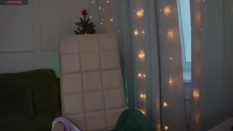 Hey Guys and Girls non-binary personalities  Im Sereta online show from 12.19.24