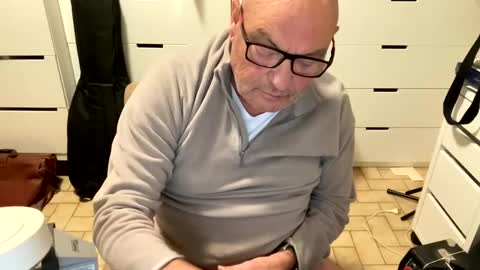 Snapshot of serge8413 chatting on 12.04.24 serge8413 online show from 12.04.24