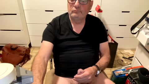 Snapshot of serge8413 chatting on 12.19.24 serge8413 online show from 12.19.24