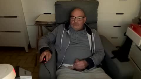 Snapshot of serge8413 chatting on 12.30.24 serge8413 online show from 12.30.24