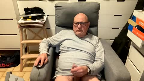 Snapshot of serge8413 chatting on 02.08.25 serge8413 online show from 02.08.25