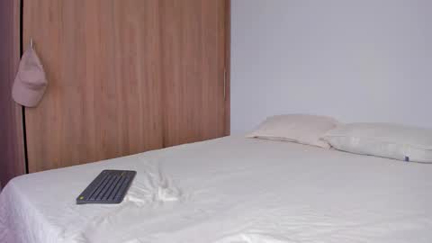 Snapshot of serge_7 chatting on 10.19.25 Serge online show from 10.19.25