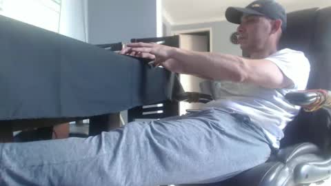 hetero serio discreto online show from 01.08.25