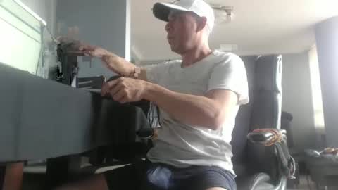 hetero serio discreto online show from 01.11.25