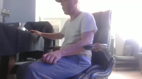 hetero serio discreto online show from 01.15.25