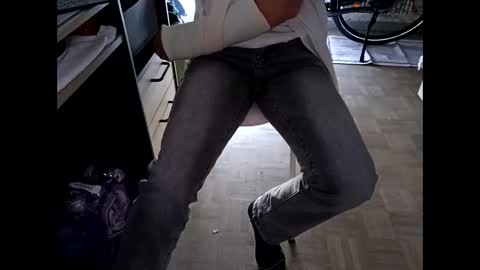 Snapshot of serpenttiin chatting on 11.27.25 serpenttiin online show from 11.27.25