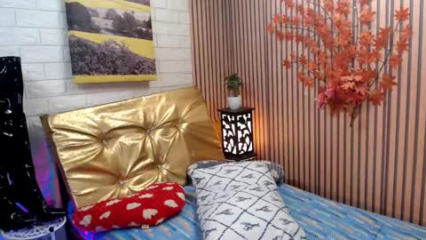 Snapshot of service_me711 chatting on 01.12.25 call me MILES online show from 01.12.25