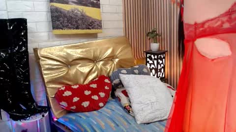 Snapshot of service_me711 chatting on 02.08.25 call me MILES online show from 02.08.25