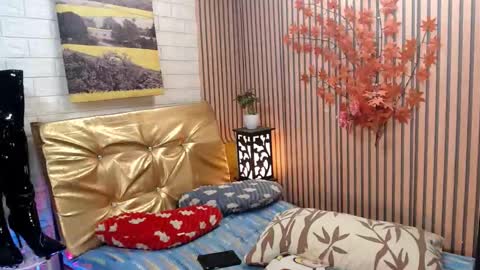 Snapshot of service_me711 chatting on 02.09.25 call me MILES online show from 02.09.25