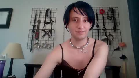 Snapshot of servilesarah chatting on 04.21.26 Servile Sarah online show from 04.21.26