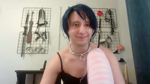 Snapshot of servilesarah chatting on 04.28.26 Servile Sarah online show from 04.28.26
